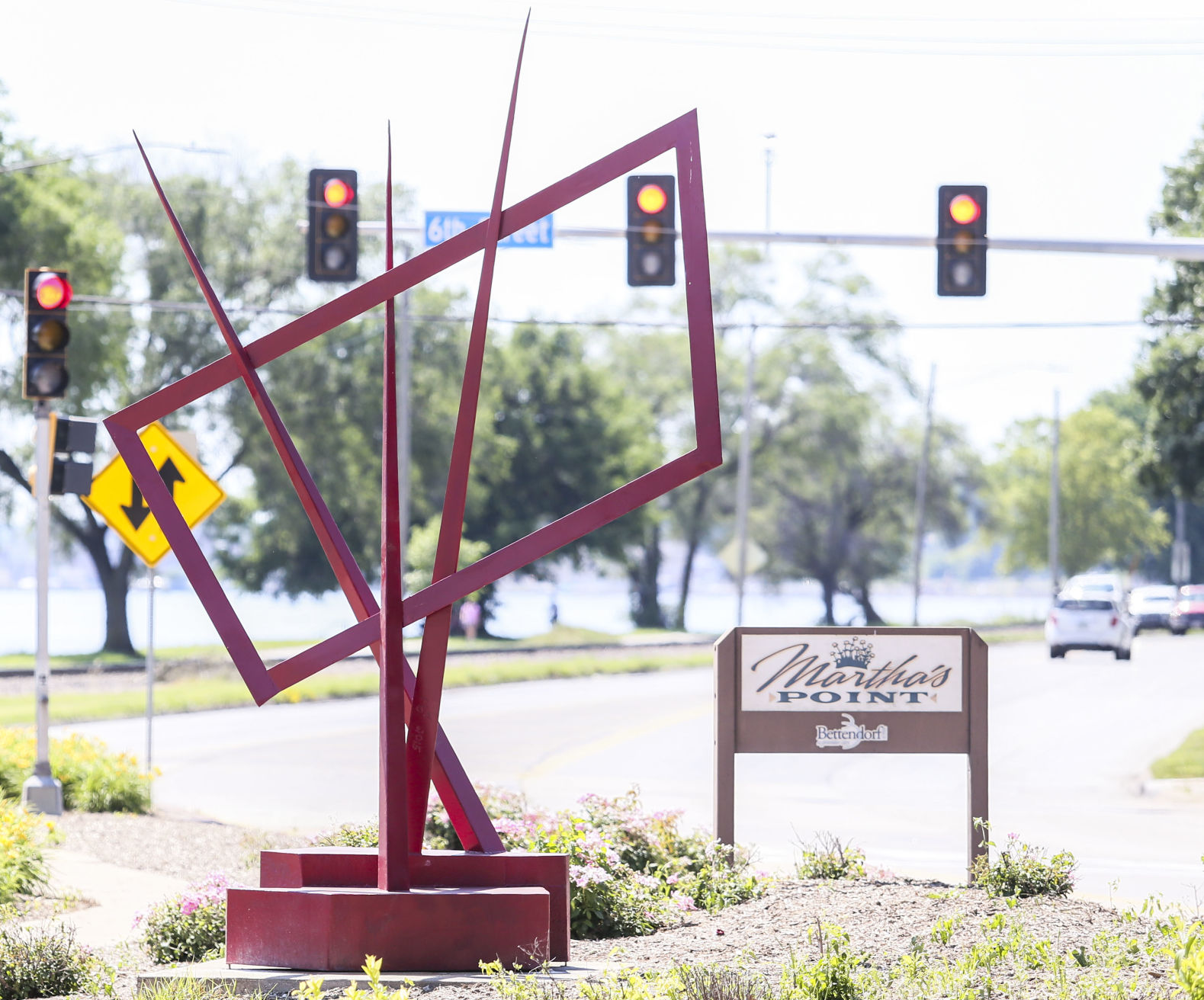061220-qc-nws-sculpture-06.JPG